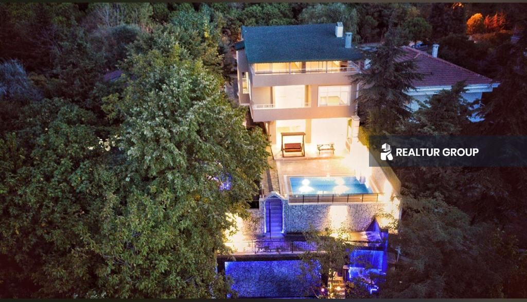 Villa for Sale with Swimming Pool, Located in Istanbul, Buyukcekmece
