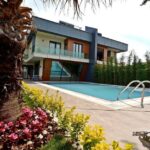 https://realtur.com.tr/property/spacious-garden-swimming-pool-villa-for-sale-in-istanbul-beylikduzu/